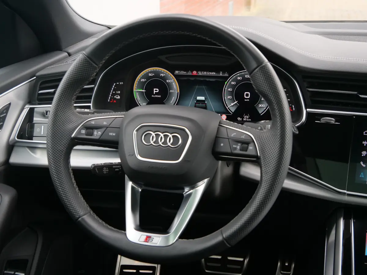 55 TFSI e-hybrid quattro Black Line 394 Pk Automaat Navi / DAB / Apple Carplay / Pano-dak / 360 camera