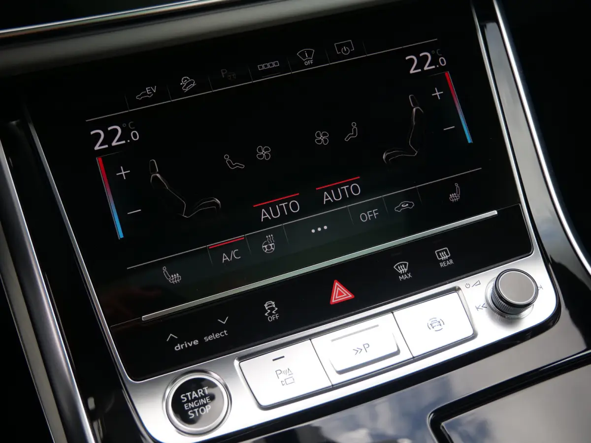55 TFSI e-hybrid quattro Black Line 394 Pk Automaat Navi / DAB / Apple Carplay / Pano-dak / 360 camera