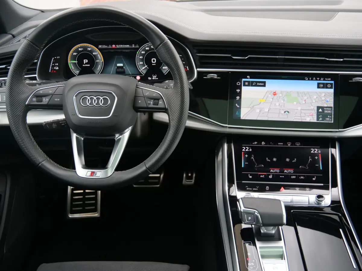 55 TFSI e-hybrid quattro Black Line 394 Pk Automaat Navi / DAB / Apple Carplay / Pano-dak / 360 camera