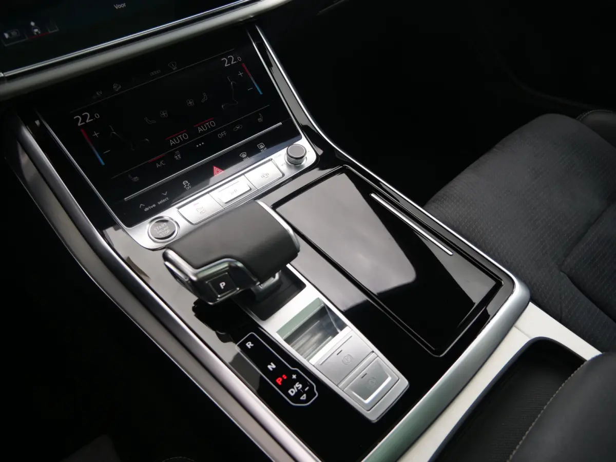 55 TFSI e-hybrid quattro Black Line 394 Pk Automaat Navi / DAB / Apple Carplay / Pano-dak / 360 camera