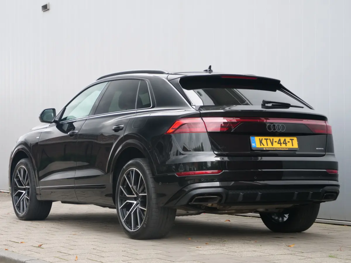 55 TFSI e-hybrid quattro Black Line 394 Pk Automaat Navi / DAB / Apple Carplay / Pano-dak / 360 camera