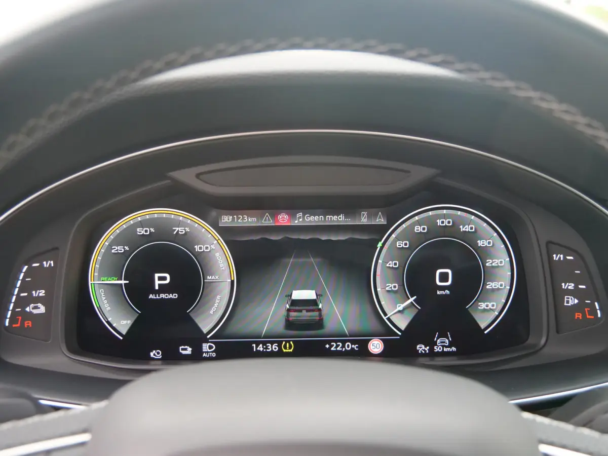 55 TFSI e-hybrid quattro Black Line 394 Pk Automaat Navi / DAB / Apple Carplay / Pano-dak / 360 camera