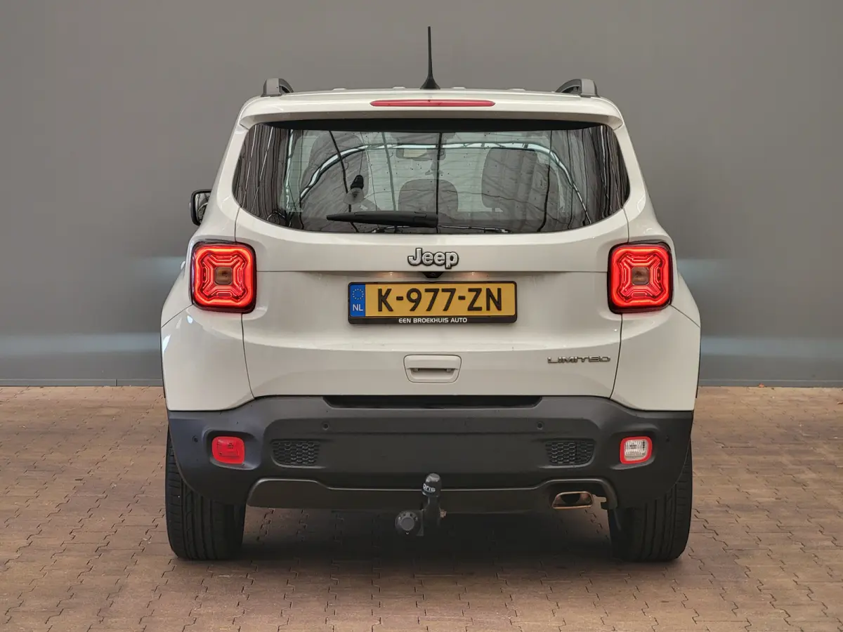 1.0T Freedom Trekhaak | Camera | Parkeersensoren Achter | 17" Lichtmetaal | Carplay | LED | Airco | Cruise | Achteruitrijcamera | Airco (automatisch) | Apple Carplay/Android Auto|telefoonint