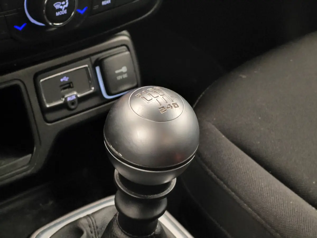 1.0T Freedom Trekhaak | Camera | Parkeersensoren Achter | 17" Lichtmetaal | Carplay | LED | Airco | Cruise | Achteruitrijcamera | Airco (automatisch) | Apple Carplay/Android Auto|telefoonint