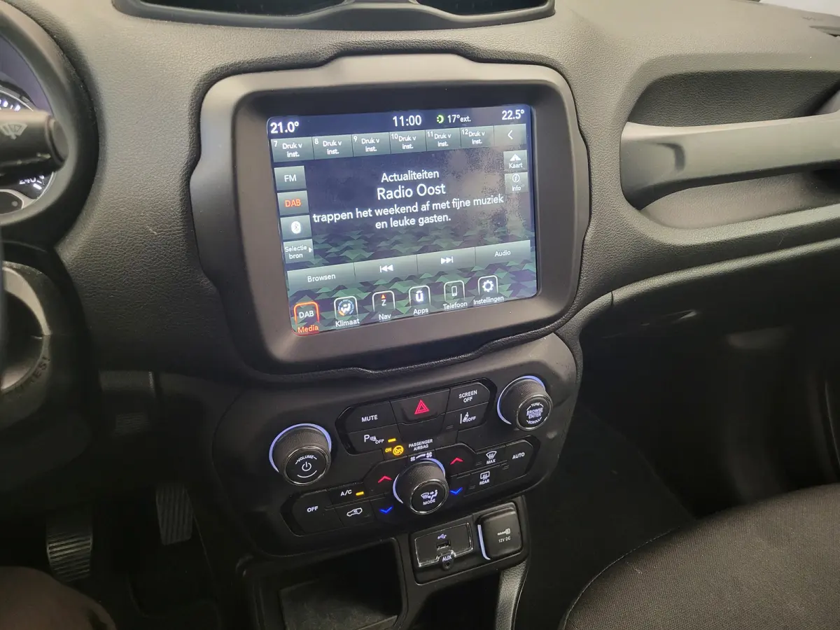 1.0T Freedom Trekhaak | Camera | Parkeersensoren Achter | 17" Lichtmetaal | Carplay | LED | Airco | Cruise | Achteruitrijcamera | Airco (automatisch) | Apple Carplay/Android Auto|telefoonint