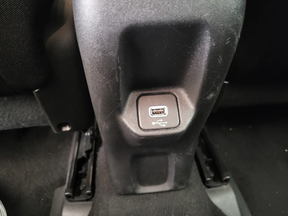 1.0T Freedom Trekhaak | Camera | Parkeersensoren Achter | 17" Lichtmetaal | Carplay | LED | Airco | Cruise | Achteruitrijcamera | Airco (automatisch) | Apple Carplay/Android Auto|telefoonint