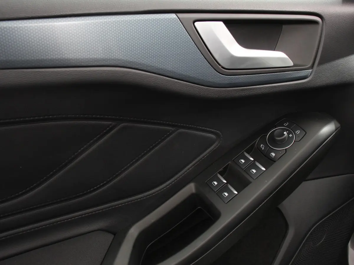 1.0 EcoBoost 155pk Hybrid Active X Automaat Adaptive Cruise Control met Stuurhulp Camera B&O Navigatie Apple CarPlay Climate Control Park Assist DAB Parkeersensoren