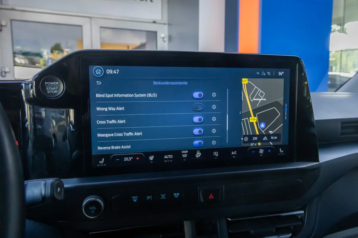320 2.5 PHEV L2H1 Limited | Camera | Apple Carplay/Android Auto | Cruise adaptief | Keyless entry/start | Stoel/stuur/voorruit verwarming | Achteruitrijcamera | Apple Carplay/Android Auto|te