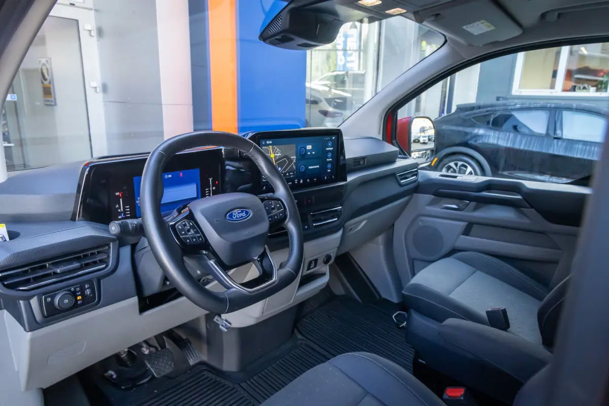 320 2.5 PHEV L2H1 Limited | Camera | Apple Carplay/Android Auto | Cruise adaptief | Keyless entry/start | Stoel/stuur/voorruit verwarming | Achteruitrijcamera | Apple Carplay/Android Auto|te