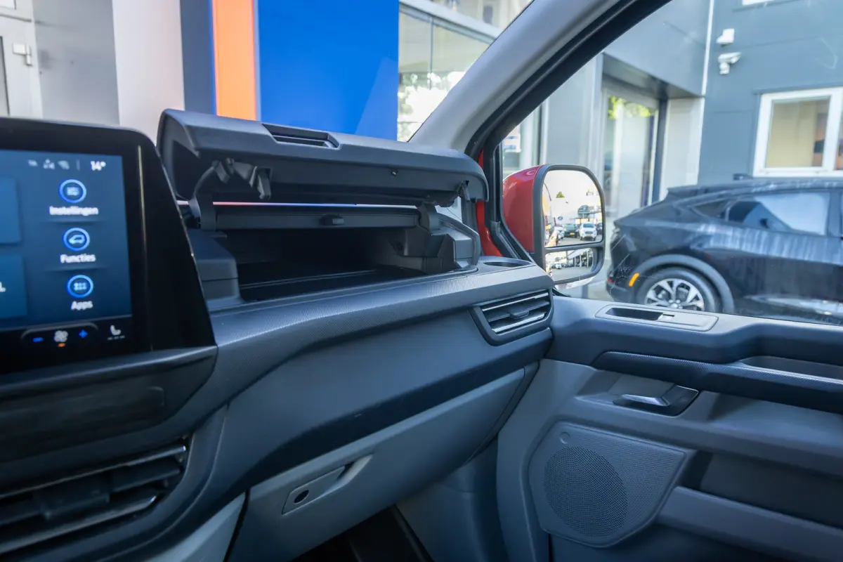 320 2.5 PHEV L2H1 Limited | Camera | Apple Carplay/Android Auto | Cruise adaptief | Keyless entry/start | Stoel/stuur/voorruit verwarming | Achteruitrijcamera | Apple Carplay/Android Auto|te