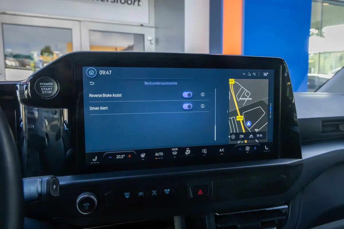 320 2.5 PHEV L2H1 Limited | Camera | Apple Carplay/Android Auto | Cruise adaptief | Keyless entry/start | Stoel/stuur/voorruit verwarming | Achteruitrijcamera | Apple Carplay/Android Auto|te