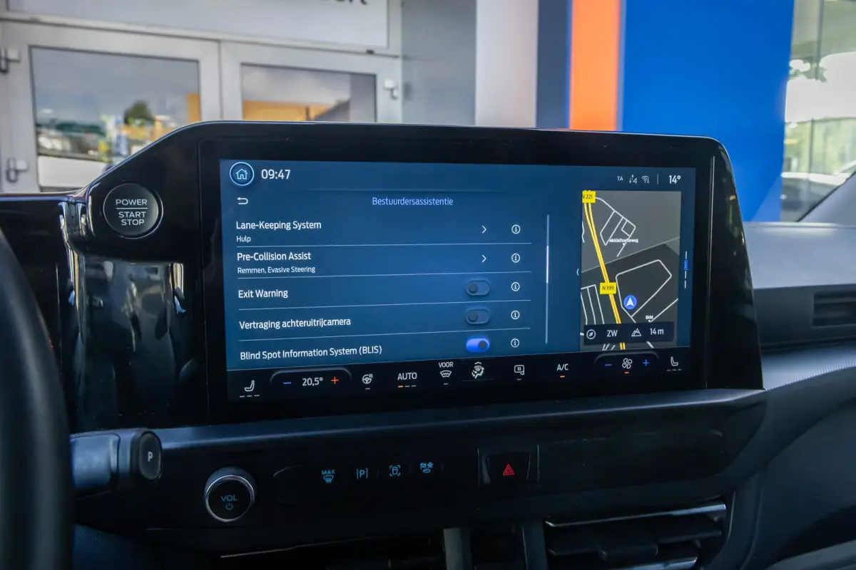 320 2.5 PHEV L2H1 Limited | Camera | Apple Carplay/Android Auto | Cruise adaptief | Keyless entry/start | Stoel/stuur/voorruit verwarming | Achteruitrijcamera | Apple Carplay/Android Auto|te