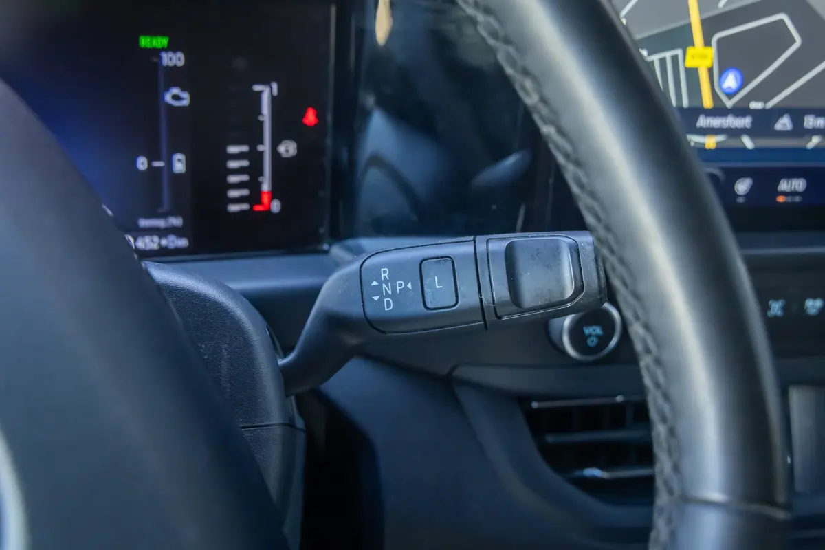 320 2.5 PHEV L2H1 Limited | Camera | Apple Carplay/Android Auto | Cruise adaptief | Keyless entry/start | Stoel/stuur/voorruit verwarming | Achteruitrijcamera | Apple Carplay/Android Auto|te