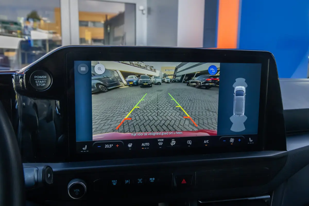 320 2.5 PHEV L2H1 Limited | Camera | Apple Carplay/Android Auto | Cruise adaptief | Keyless entry/start | Stoel/stuur/voorruit verwarming | Achteruitrijcamera | Apple Carplay/Android Auto|te