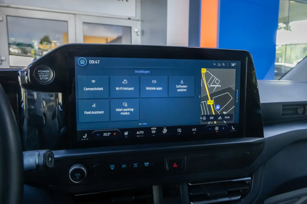 320 2.5 PHEV L2H1 Limited | Camera | Apple Carplay/Android Auto | Cruise adaptief | Keyless entry/start | Stoel/stuur/voorruit verwarming | Achteruitrijcamera | Apple Carplay/Android Auto|te