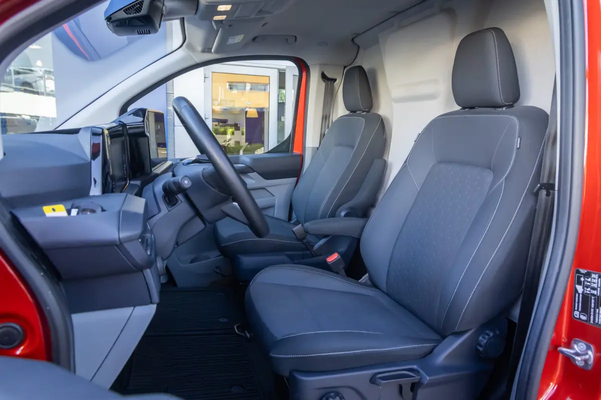 320 2.5 PHEV L2H1 Limited | Camera | Apple Carplay/Android Auto | Cruise adaptief | Keyless entry/start | Stoel/stuur/voorruit verwarming | Achteruitrijcamera | Apple Carplay/Android Auto|te