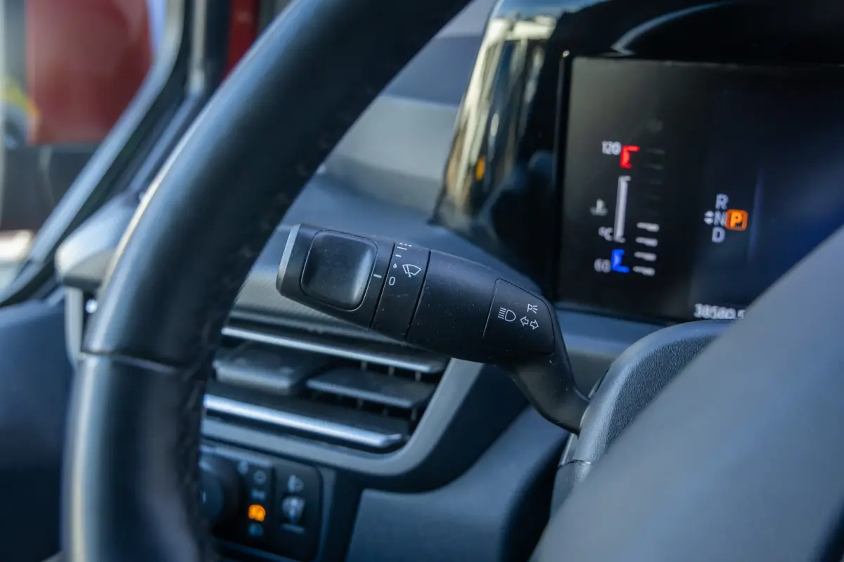 320 2.5 PHEV L2H1 Limited | Camera | Apple Carplay/Android Auto | Cruise adaptief | Keyless entry/start | Stoel/stuur/voorruit verwarming | Achteruitrijcamera | Apple Carplay/Android Auto|te