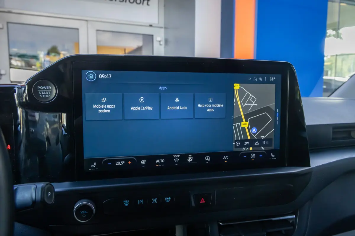 320 2.5 PHEV L2H1 Limited | Camera | Apple Carplay/Android Auto | Cruise adaptief | Keyless entry/start | Stoel/stuur/voorruit verwarming | Achteruitrijcamera | Apple Carplay/Android Auto|te