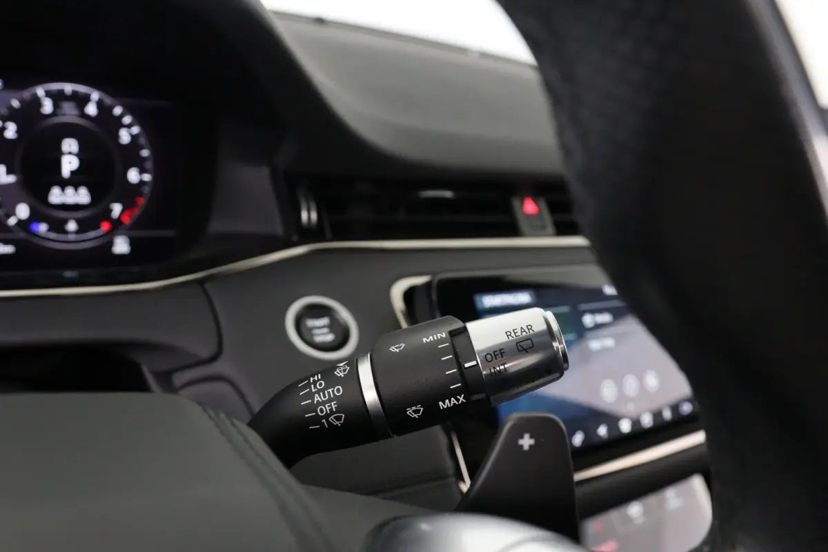2.0 P200 AWD R-Dynamic HSE | Apple Carplay/Android Auto|telefoonintegratie premium | Audio installatie premium | Elektrisch glazen panorama-dak