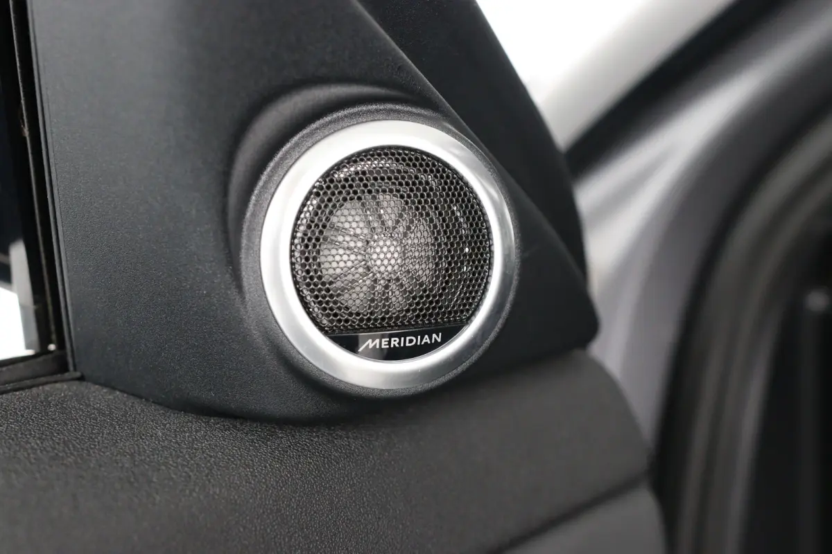 2.0 P200 AWD R-Dynamic HSE | Apple Carplay/Android Auto|telefoonintegratie premium | Audio installatie premium | Elektrisch glazen panorama-dak