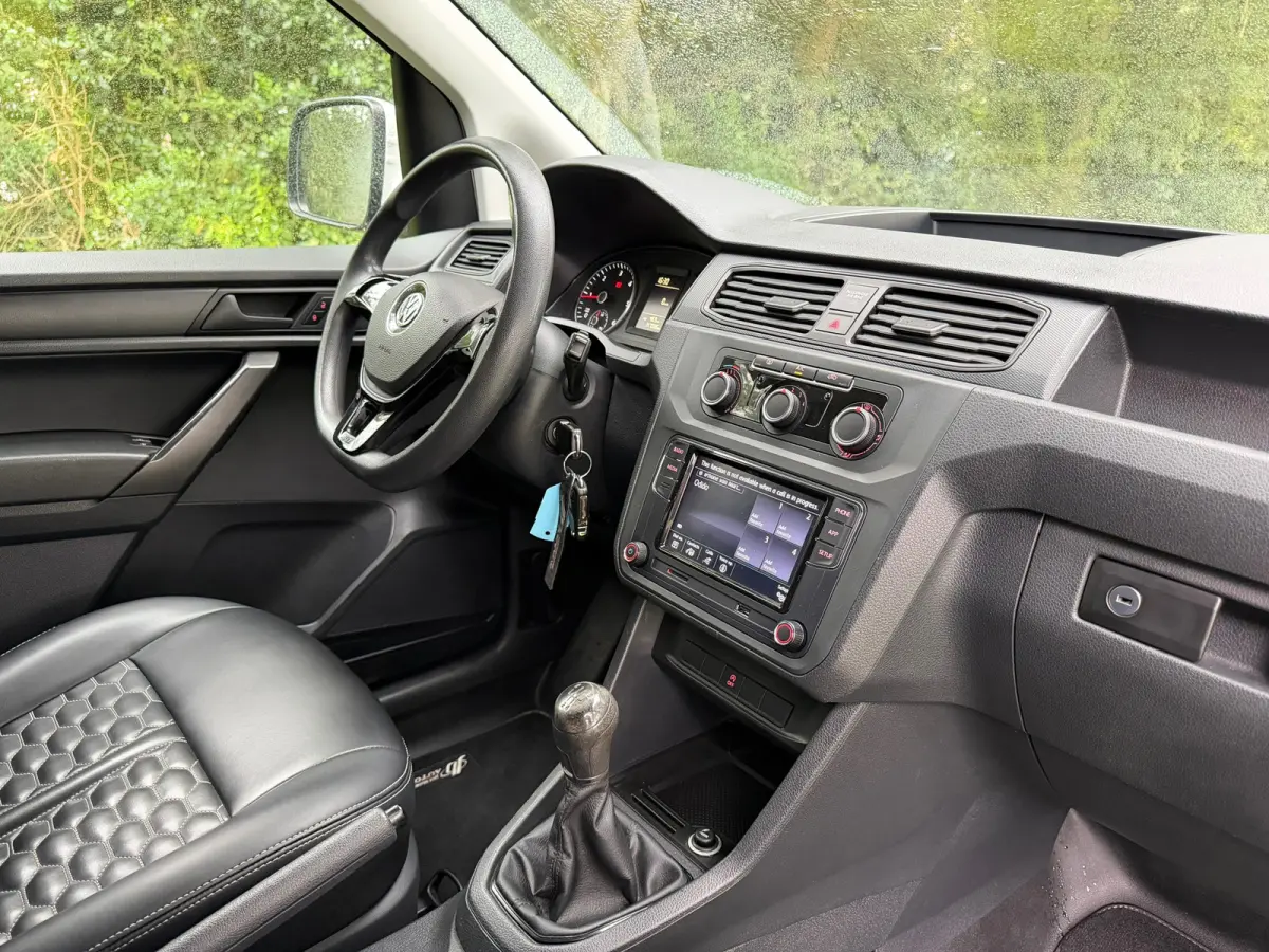 2.0 TDI L1H1 BMT Trendline | RS-Leder + Carplay + Camera Nu € 11.975,-!!!