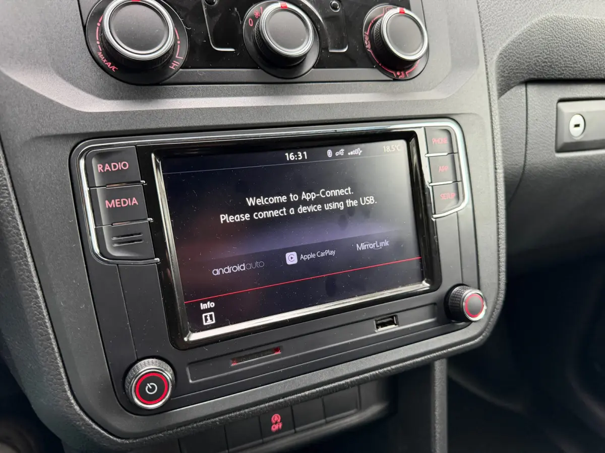 2.0 TDI L1H1 BMT Trendline | RS-Leder + Carplay + Camera Nu € 11.975,-!!!