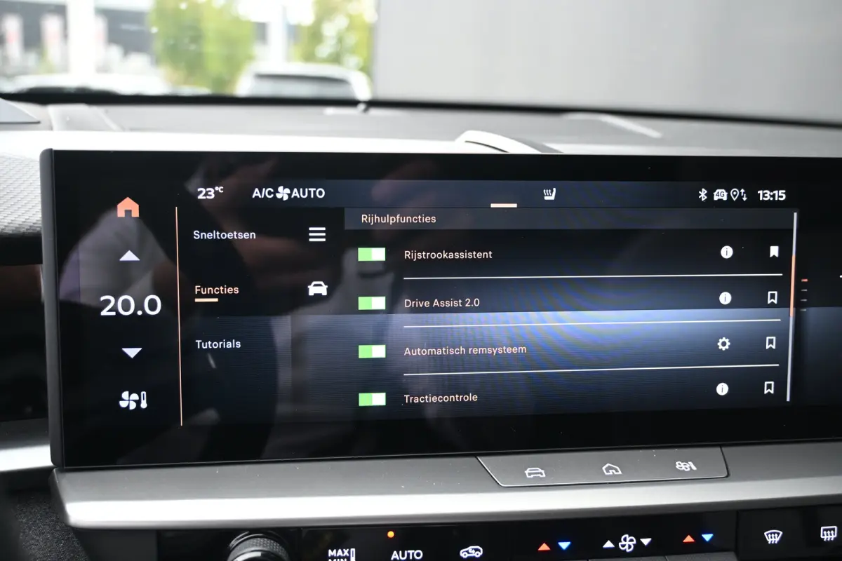 Business Edition 97 kWh Long Range DEMO-DEAL! Tot 8 Jaar Garantie! | Schuif-/Kanteldak | FOCAL | Adaptive Cruise | LED-Matrix | Stuur/Stoelverwarming |