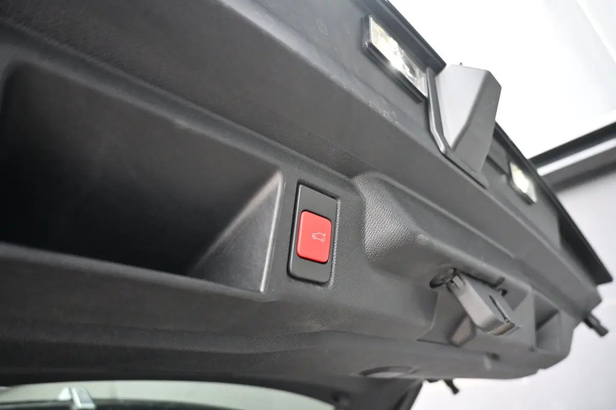 Business Edition 97 kWh Long Range DEMO-DEAL! Tot 8 Jaar Garantie! | Schuif-/Kanteldak | FOCAL | Adaptive Cruise | LED-Matrix | Stuur/Stoelverwarming |