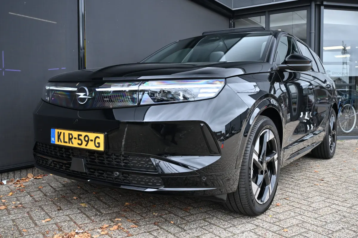 Business Edition 97 kWh Long Range DEMO-DEAL! Tot 8 Jaar Garantie! | Schuif-/Kanteldak | FOCAL | Adaptive Cruise | LED-Matrix | Stuur/Stoelverwarming |