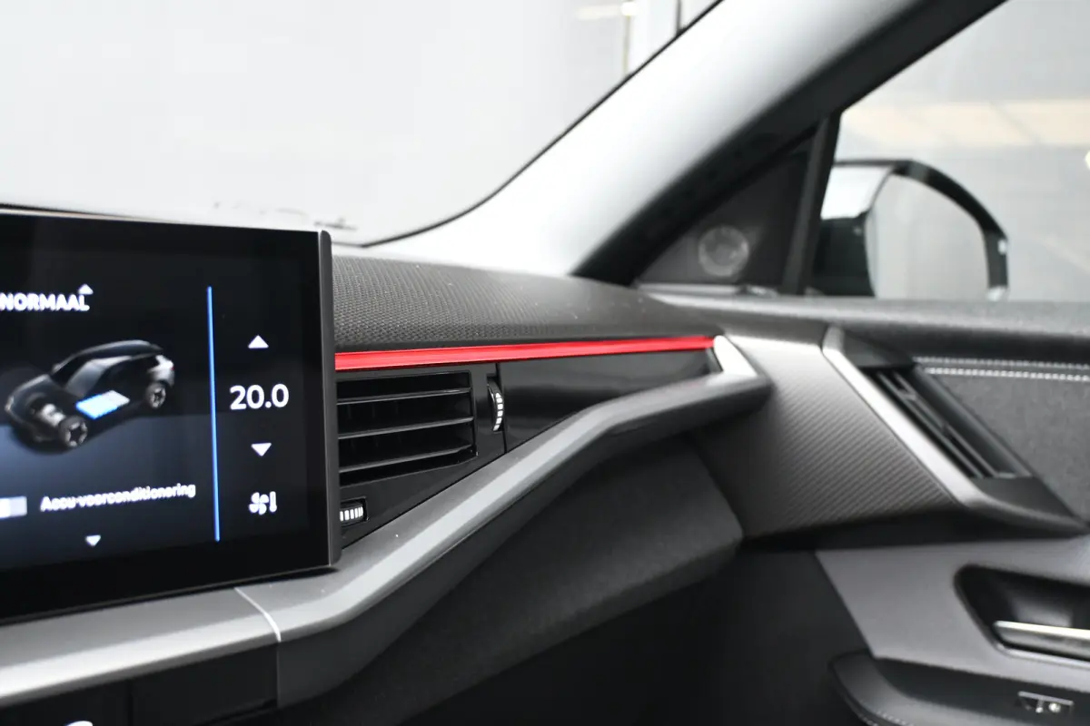 Business Edition 97 kWh Long Range DEMO-DEAL! Tot 8 Jaar Garantie! | Schuif-/Kanteldak | FOCAL | Adaptive Cruise | LED-Matrix | Stuur/Stoelverwarming |