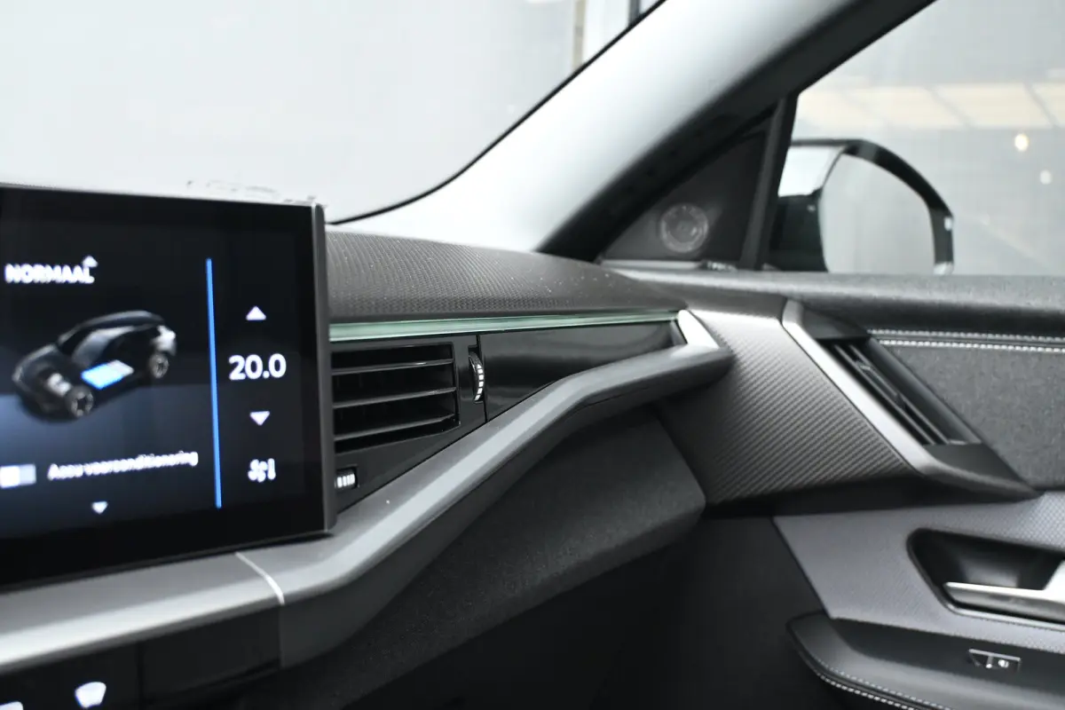 Business Edition 97 kWh Long Range DEMO-DEAL! Tot 8 Jaar Garantie! | Schuif-/Kanteldak | FOCAL | Adaptive Cruise | LED-Matrix | Stuur/Stoelverwarming |