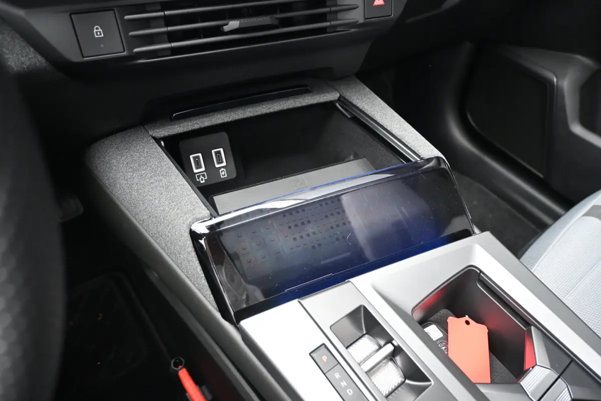 Business Edition 97 kWh Long Range DEMO-DEAL! Tot 8 Jaar Garantie! | Schuif-/Kanteldak | FOCAL | Adaptive Cruise | LED-Matrix | Stuur/Stoelverwarming |