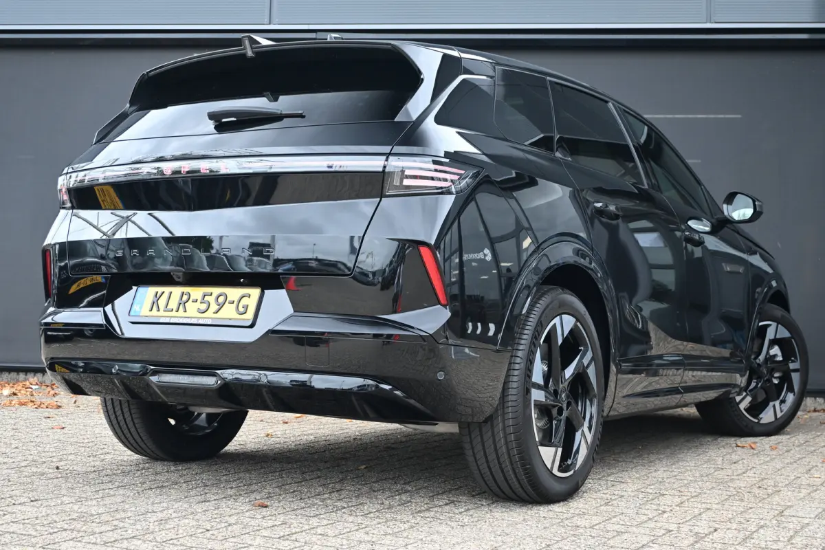 Business Edition 97 kWh Long Range DEMO-DEAL! Tot 8 Jaar Garantie! | Schuif-/Kanteldak | FOCAL | Adaptive Cruise | LED-Matrix | Stuur/Stoelverwarming |
