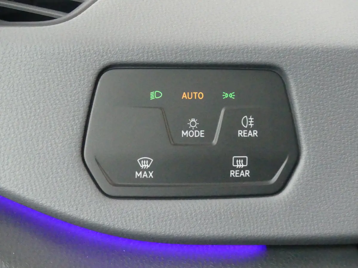 First 58 kWh | SOH 89% | ADAPTIVE CRUISE | STOEL+STUURVERWARMING | PARKEERSENSOREN V+A | NAVI | LMV 18" | APPLE CARPLAY / ANDROID AUTO |