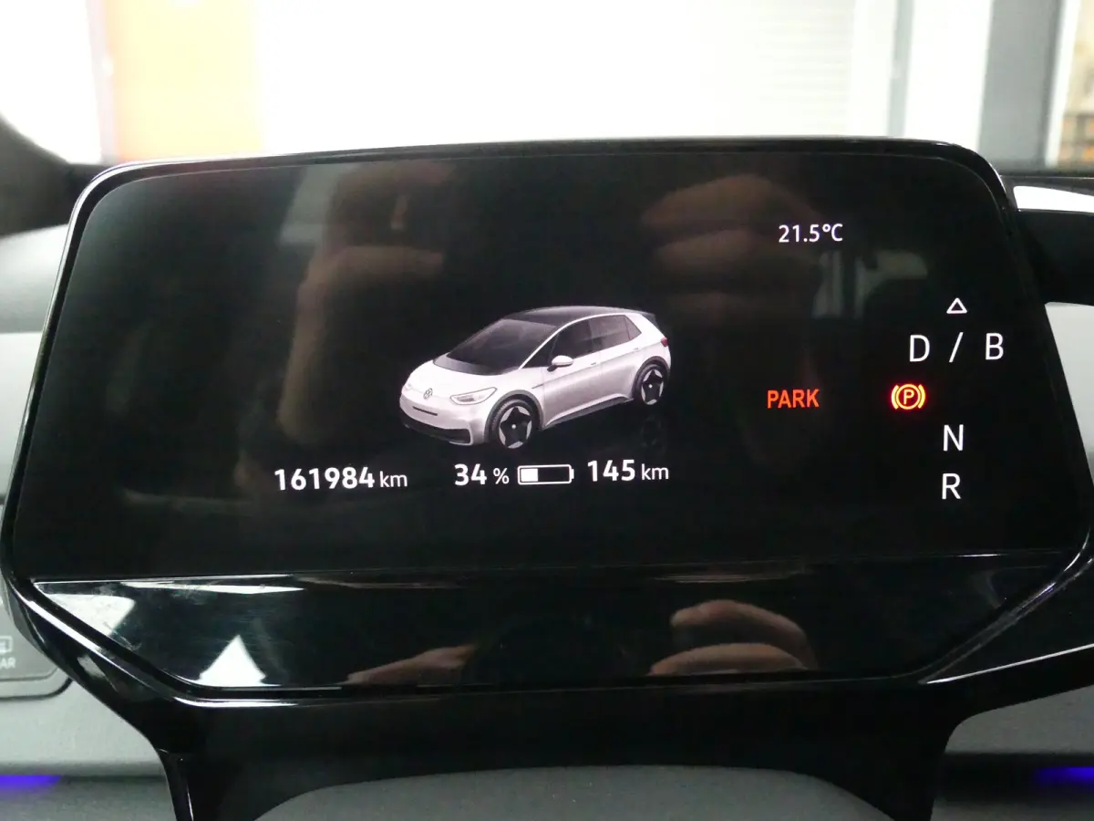 First 58 kWh | SOH 89% | ADAPTIVE CRUISE | STOEL+STUURVERWARMING | PARKEERSENSOREN V+A | NAVI | LMV 18" | APPLE CARPLAY / ANDROID AUTO |