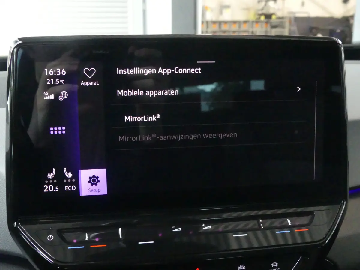 First 58 kWh | SOH 89% | ADAPTIVE CRUISE | STOEL+STUURVERWARMING | PARKEERSENSOREN V+A | NAVI | LMV 18" | APPLE CARPLAY / ANDROID AUTO |