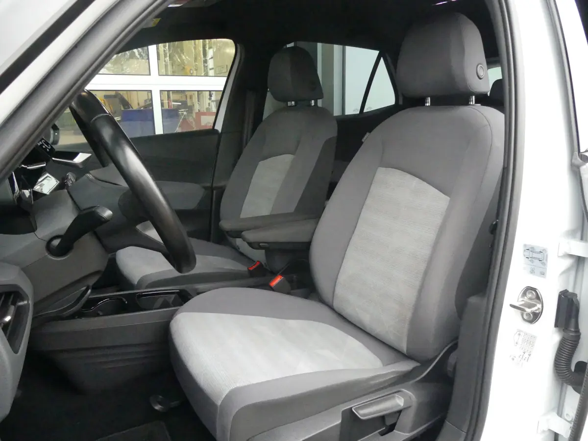 First 58 kWh | SOH 89% | ADAPTIVE CRUISE | STOEL+STUURVERWARMING | PARKEERSENSOREN V+A | NAVI | LMV 18" | APPLE CARPLAY / ANDROID AUTO |