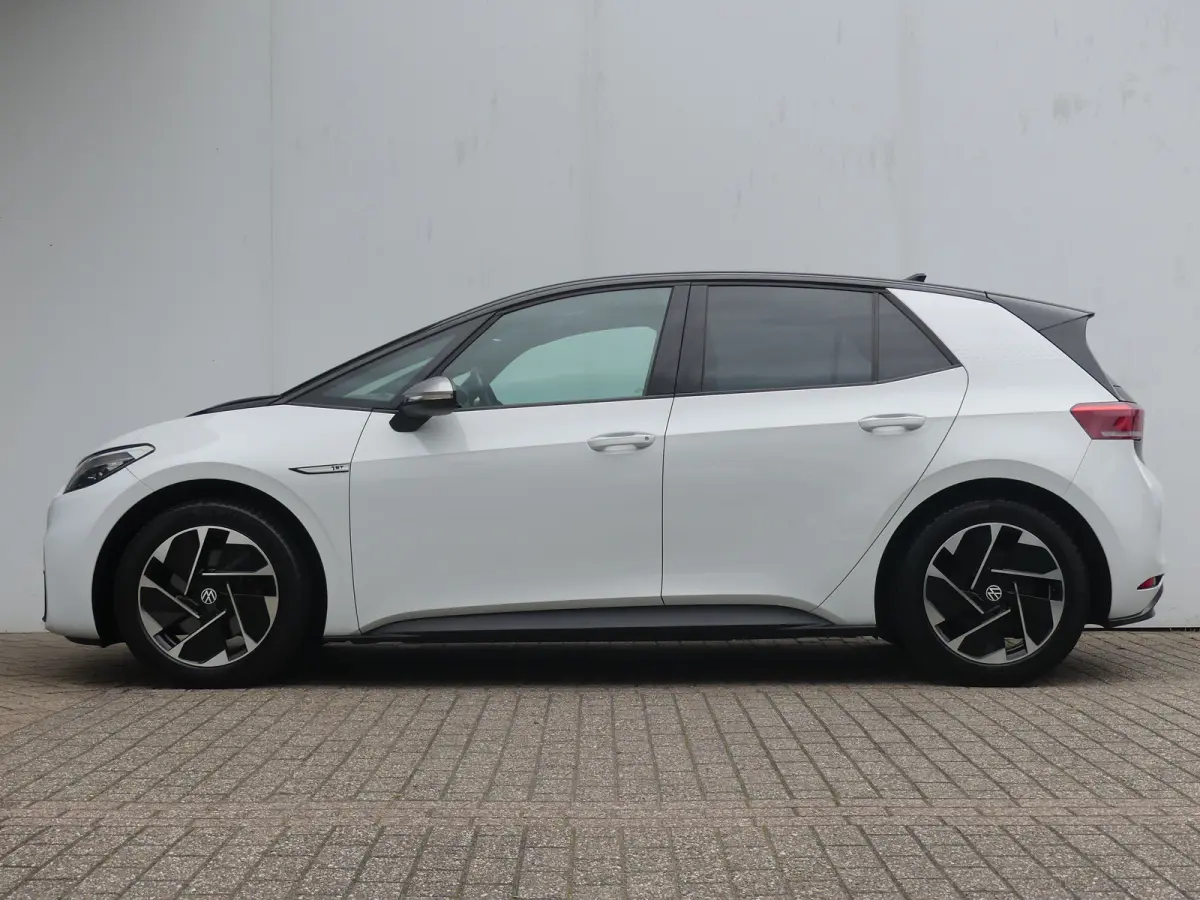 First 58 kWh | SOH 89% | ADAPTIVE CRUISE | STOEL+STUURVERWARMING | PARKEERSENSOREN V+A | NAVI | LMV 18" | APPLE CARPLAY / ANDROID AUTO |