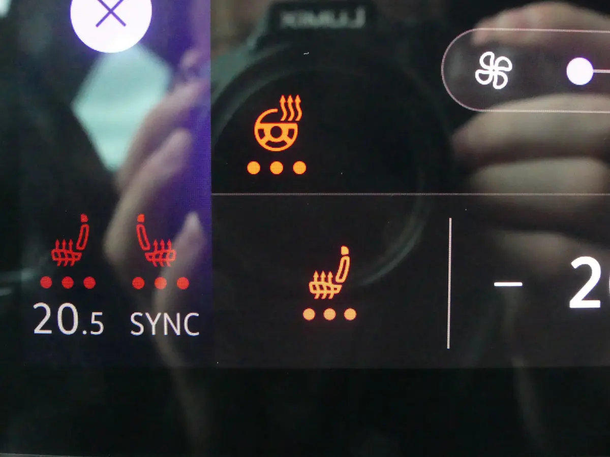 First 58 kWh | SOH 89% | ADAPTIVE CRUISE | STOEL+STUURVERWARMING | PARKEERSENSOREN V+A | NAVI | LMV 18" | APPLE CARPLAY / ANDROID AUTO |