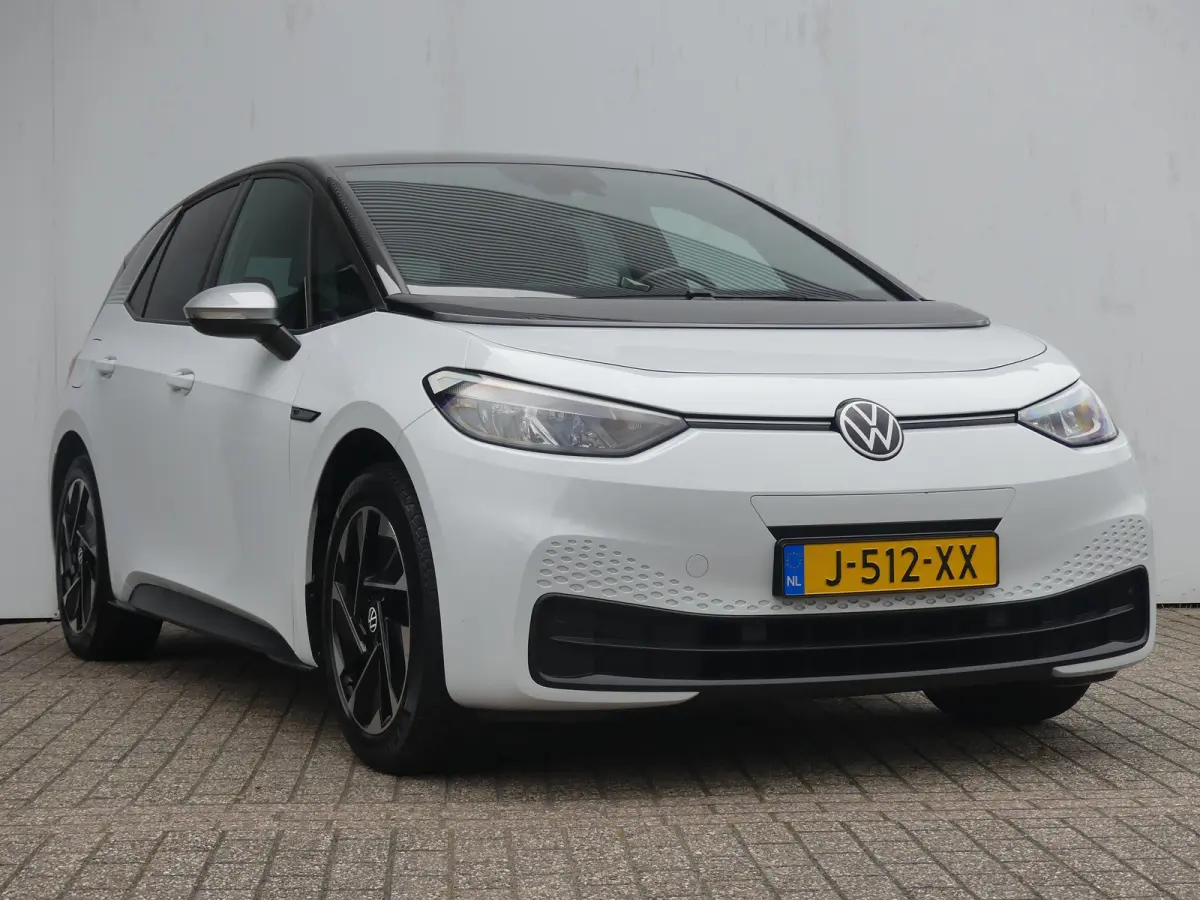 First 58 kWh | SOH 89% | ADAPTIVE CRUISE | STOEL+STUURVERWARMING | PARKEERSENSOREN V+A | NAVI | LMV 18" | APPLE CARPLAY / ANDROID AUTO |