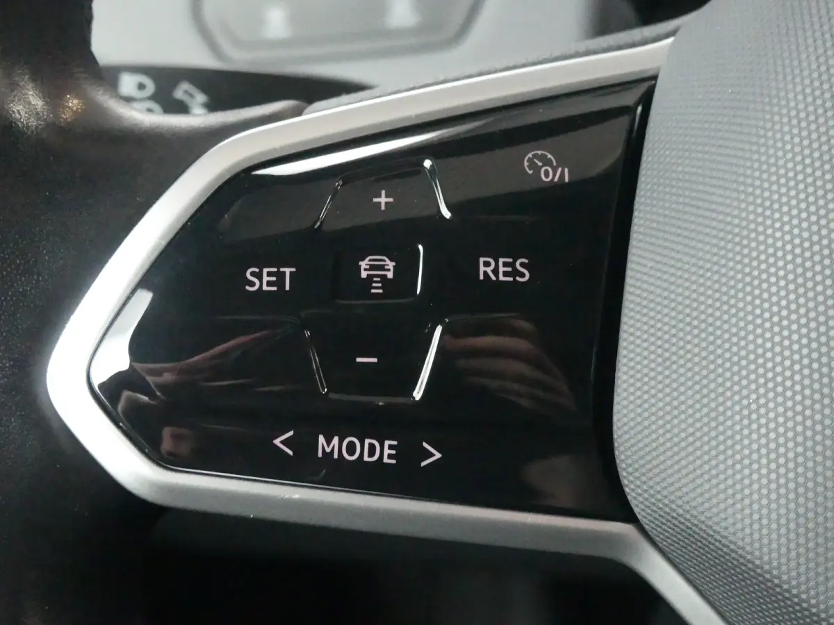 First 58 kWh | SOH 89% | ADAPTIVE CRUISE | STOEL+STUURVERWARMING | PARKEERSENSOREN V+A | NAVI | LMV 18" | APPLE CARPLAY / ANDROID AUTO |