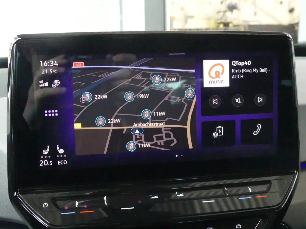 First 58 kWh | SOH 89% | ADAPTIVE CRUISE | STOEL+STUURVERWARMING | PARKEERSENSOREN V+A | NAVI | LMV 18" | APPLE CARPLAY / ANDROID AUTO |