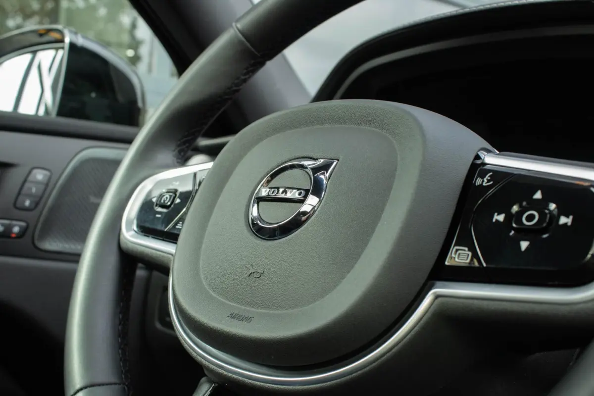 2.0 T6 PHEV AWD R-Design|360 Camera|Trekhaak|Harmann|HUD|Stoel+Stuurverwarming|