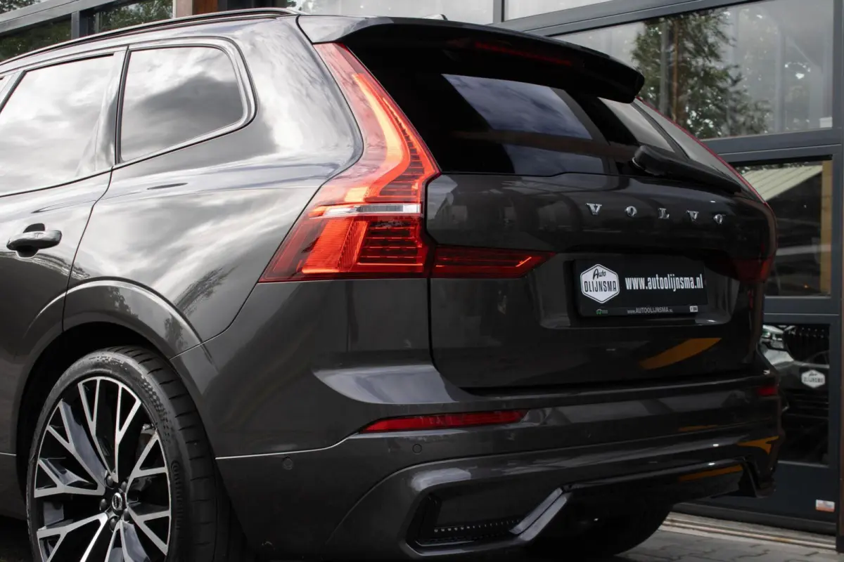 2.0 T6 PHEV AWD R-Design|360 Camera|Trekhaak|Harmann|HUD|Stoel+Stuurverwarming|
