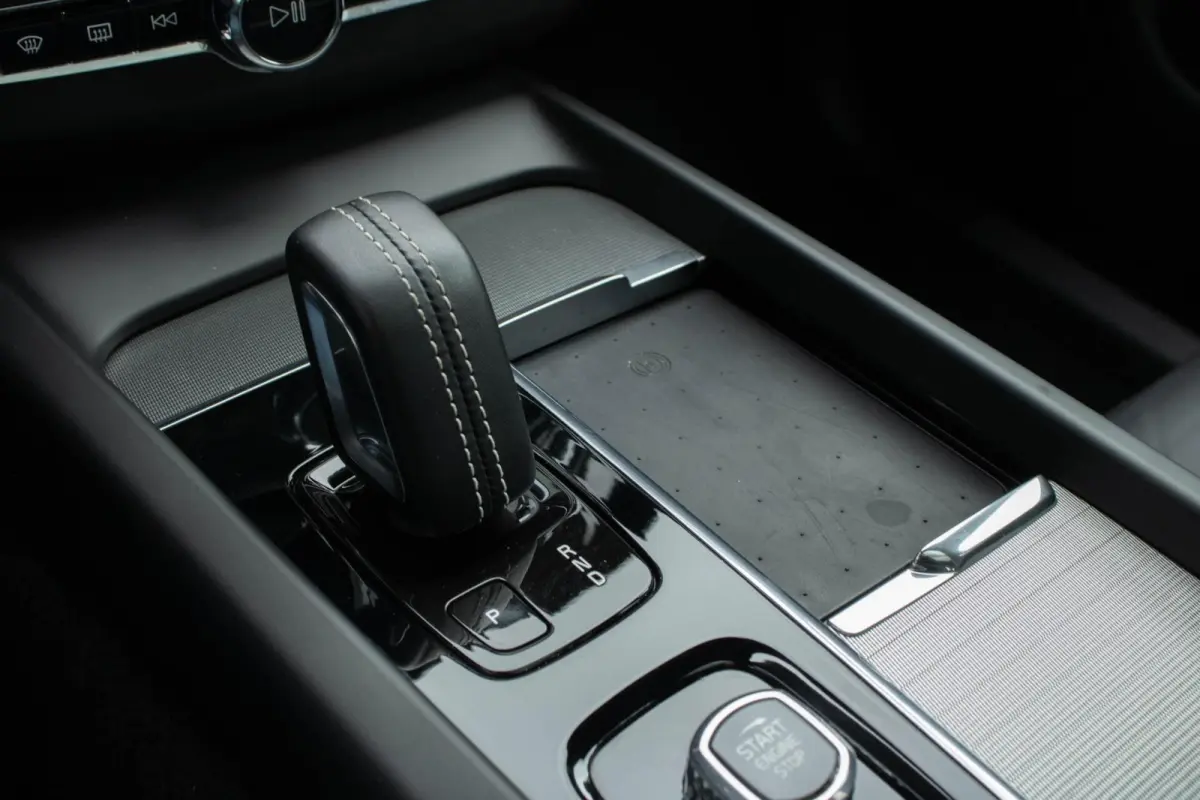 2.0 T6 PHEV AWD R-Design|360 Camera|Trekhaak|Harmann|HUD|Stoel+Stuurverwarming|