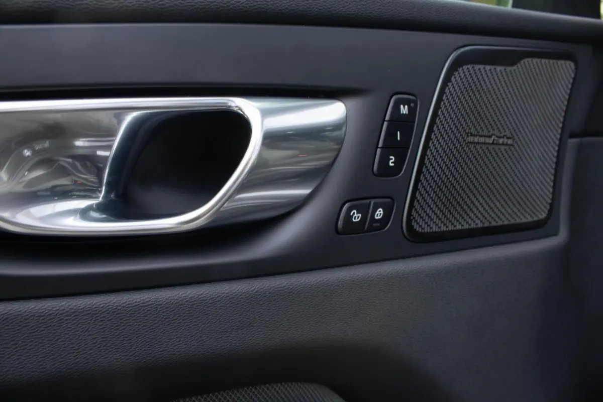 2.0 T6 PHEV AWD R-Design|360 Camera|Trekhaak|Harmann|HUD|Stoel+Stuurverwarming|