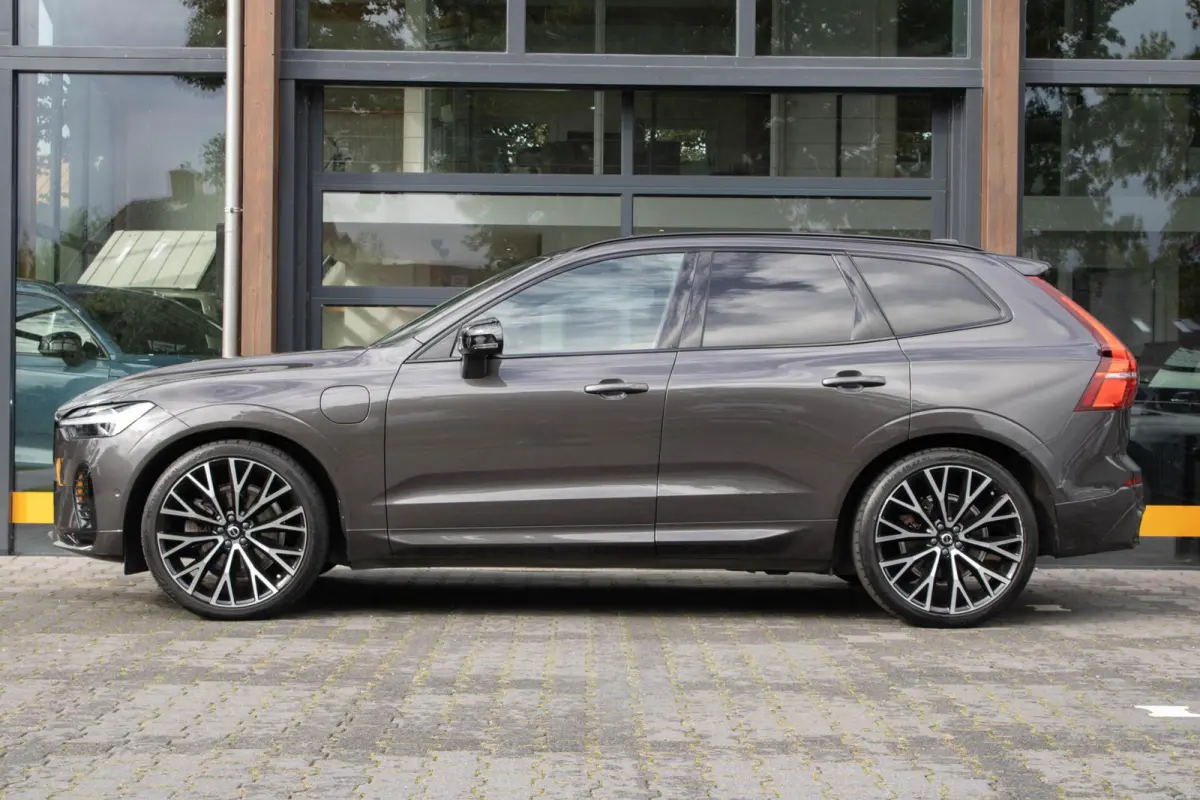 2.0 T6 PHEV AWD R-Design|360 Camera|Trekhaak|Harmann|HUD|Stoel+Stuurverwarming|