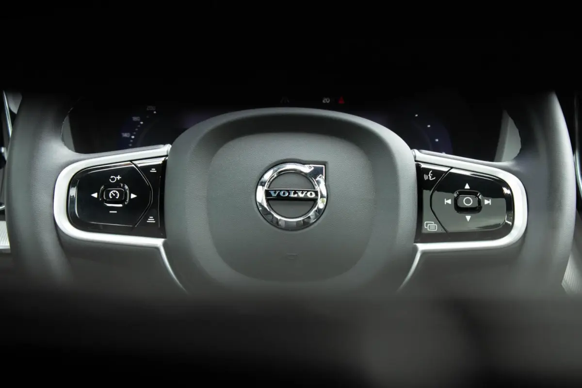 2.0 T6 PHEV AWD R-Design|360 Camera|Trekhaak|Harmann|HUD|Stoel+Stuurverwarming|