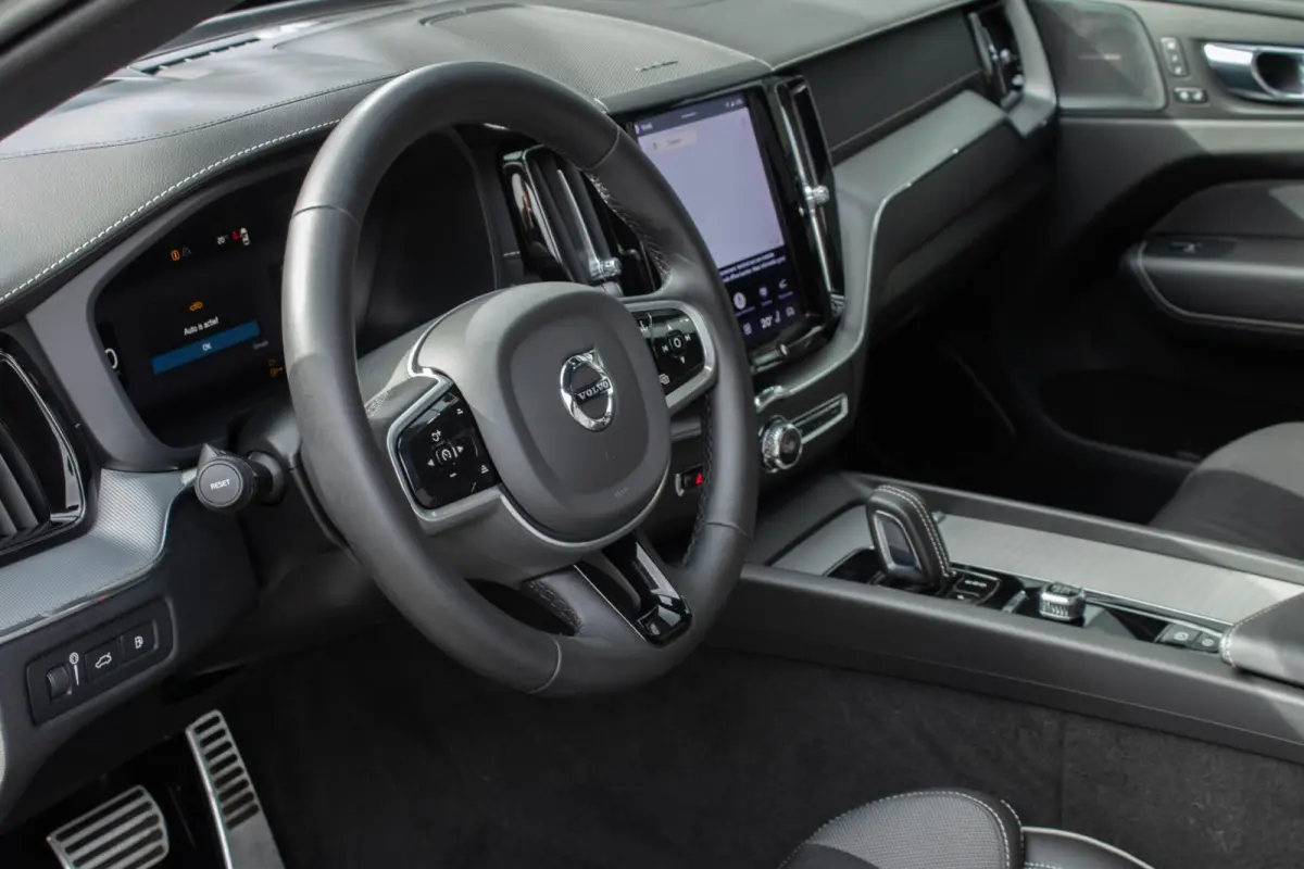 2.0 T6 PHEV AWD R-Design|360 Camera|Trekhaak|Harmann|HUD|Stoel+Stuurverwarming|