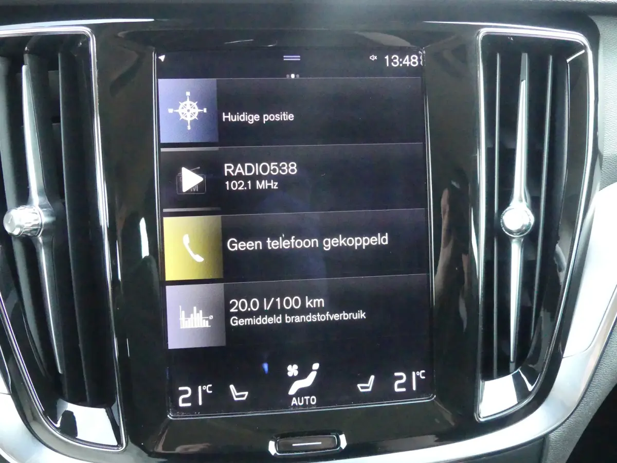 2.0 B3 Momentum Advantage | Achteruitrijcamera | Apple Carplay/Android Auto|telefoonintegratie premium | Keyless start